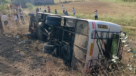 Accident: कुक्षी-अलीराजपुर टोल मार्ग पर हुआ बड़ा हादसा