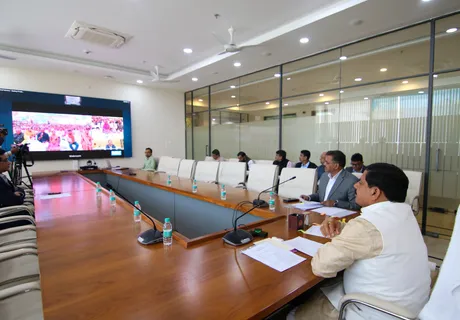 CM मोहन यादव ने विकसित भारत संकल्प यात्रा के अंतर्गत हितग्राहियों से किया संवाद, ली विभिन्न विषयो पर जानकारी