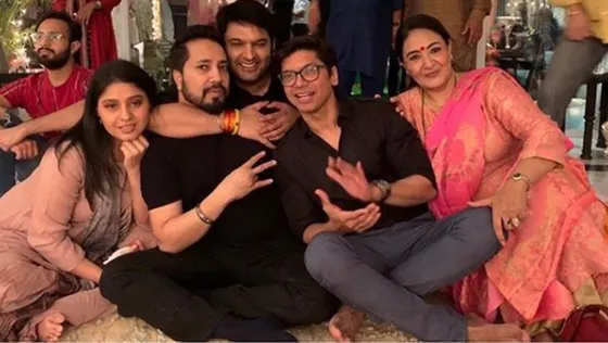 Watch- Kapil Sharma Hosts Musical Evening At His Place; Mika, Shaan & Others In Attendance