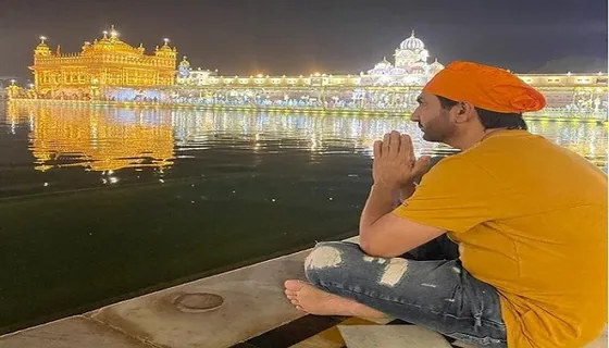 ਗਾਇਕ ਪ੍ਰੀਤ ਹਰਪਾਲ ਨੇ ਸੱਚਖੰਡ ਸ੍ਰੀ ਹਰਿਮੰਦਰ ਸਾਹਿਬ ‘ਚ ਟੇਕਿਆ ਮੱਥਾ, ਗੁਰੁ ਘਰ ਤੋਂ ਲਿਆ ਆਸ਼ੀਰਵਾਦ