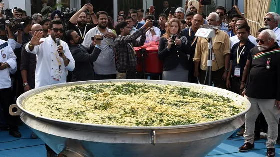 INDIA SETS THE GUINNESS WORLD RECORD BY COOKING 918 KG OF 'KHICHADI' AT WORLD FOOD INDIA 2017