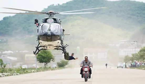 OMG! Akshay Kumar Hangs Off Helicopter To Shoot Scary Stunt Scene For Sooryavanshi
