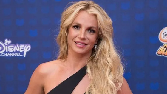Britney Spears announces her pregnancy; pens a long note on Instagram