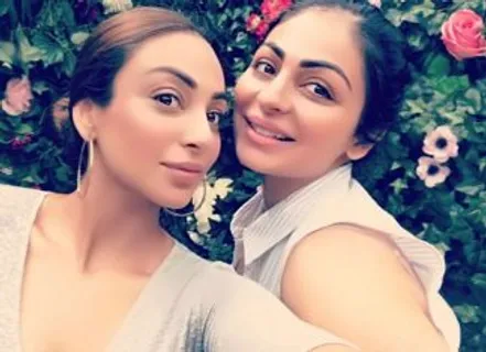 Bajwa Sisters Day Out: Neeru, Rubina Seem To Have Fun Together [Watch Video]