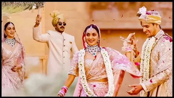 Kiara-Sidharth: ਜੈਮਾਲ ਤੋਂ ਲੈ ਕੇ ਗਲੇ ਮਿਲਣ ਤੱਕ ਫ਼ਿਲਮੀ ਅੰਦਾਜ਼ 'ਚ ਹੋਇਆ ਸਿਥਾਰਥ ਤੇ ਕਿਆਰਾ ਦਾ ਵਿਆਹ, ਵੇਖੋ ਵਾਇਰਲ ਵੀਡੀਓ