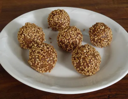 Til and Dry Fruits Laddoo