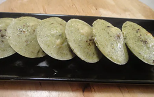 Spinach and Cheese Idlis