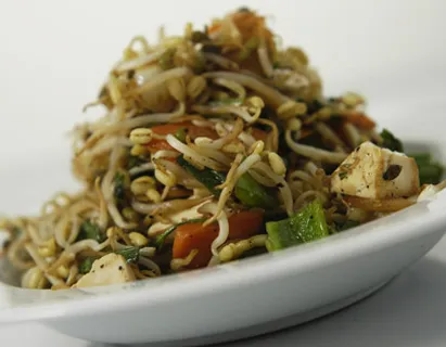 Cilantro And Soya Stir-Fried Bean Sprouts