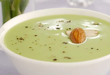 Cream of Asparagus and Almond Soup - Nutralite