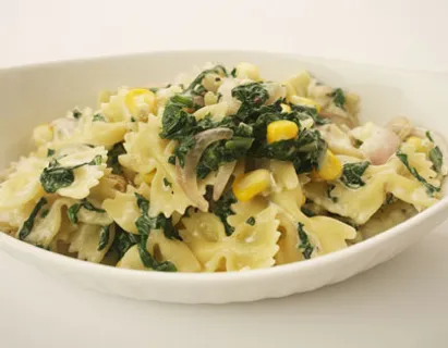 Farfalle Pasta With Spinach And Cheese