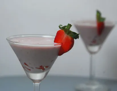 Eggless Strawberry Mousse