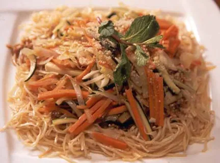 Spicy Noodles With Ginger And Vegetables