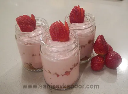 Strawberry Cheesecake in Jar