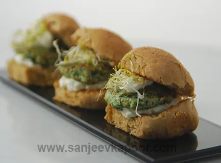 Chicken and Spinach Sliders
