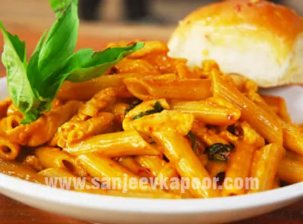 Chicken Red Curry Pasta with Lemon Chilli Bread