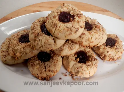 Cranberry Centered Thumbnail Cookies