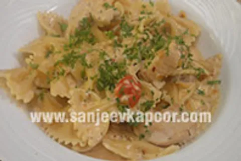 Pasta with Chicken and Cherry Tomatoes