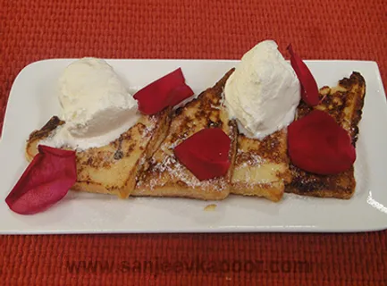 Cinnamon French Toast with Vanilla Icecream