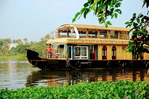 Alleppey: A Journey into Kerala's Enchanting Landscapes and Captivating Tourist Spots