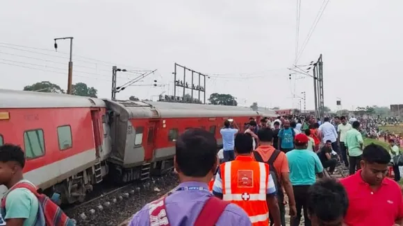 Mumbai-Howrah Express Derailment: What we know so far