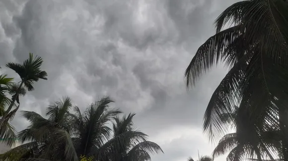 Weather Update: নিম্নচাপের জেরে রাজ্যে ভারী বৃষ্টির পূর্বাভাস, কতদিন ভিজবে  বাংলা? - Bengali News | Low pressure in Bay of Bengal, Heavy Rainfall in  South Bengal | TV9 Bangla News
