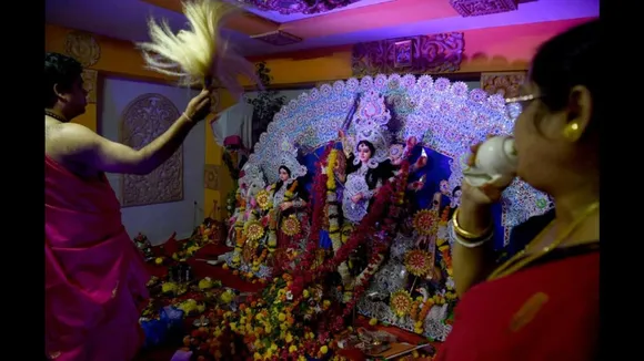 Navi Mumbai Bengalis celebrate Durga Puja with traditional village theme |  Mumbai news - Hindustan Times