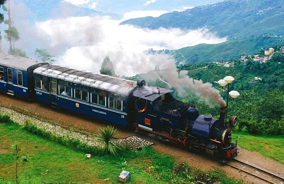 Jalapiguri to Darjeeling Train
