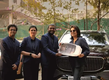  नीतू कपूर ने 2.92 करोड़ रुपये की नई 'मर्सिडीज मेबैक जीएलएस 600' कार खरीदी