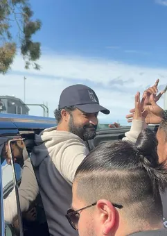 Fans Go Crazy Over NTR Jr In Los Angeles