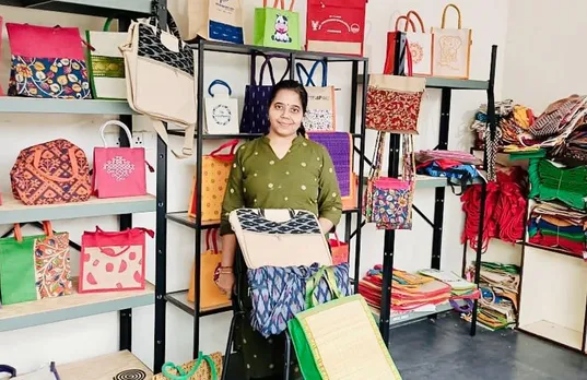Annapurna Kalluri with eco-friendly bags 