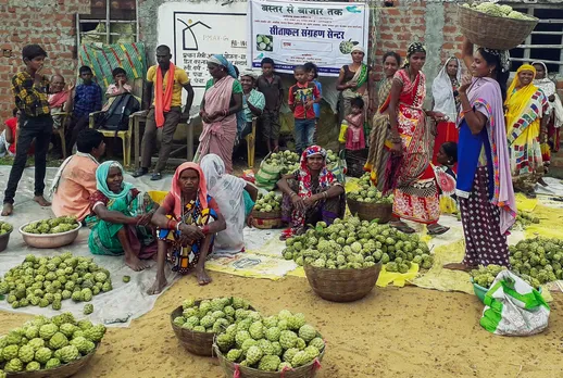 Bastar Se Bazaar Tak is associated with 1150 tribal women in 17 villages of Chhattisgarh