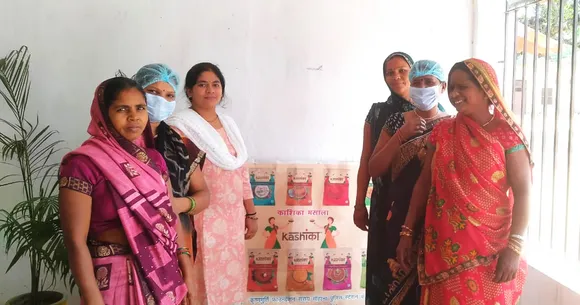 Sampark works with 1,000 women in Chiraigaon