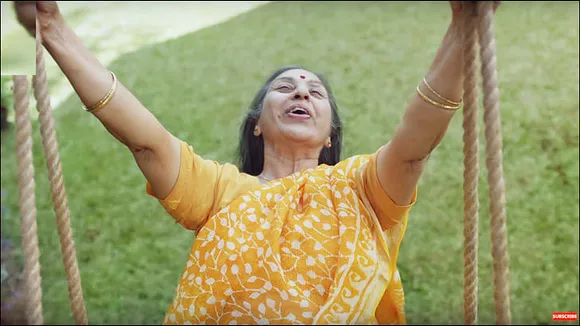 Saregama Carvaan wishes Happy Mother's Day in Retro style