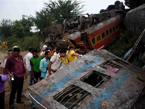 Balasore Train Accident: মৃতের দেহ নিয়ে দুই পরিবারের টানাটানি!