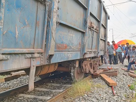 ফের লাইনচ্যুত হল ট্রেনের চাকা! শিলিগুড়ি-নিউ জলপাইগুড়িতে তীব্র আতঙ্ক