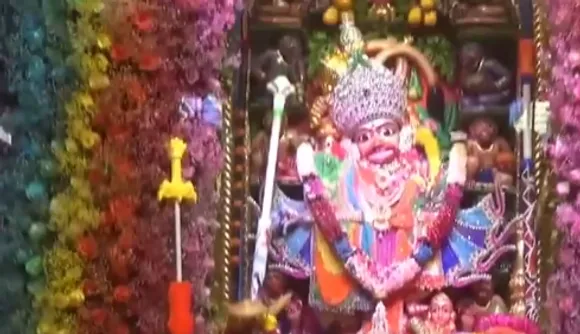 কাষ্টভঞ্জন দেব হনুমানজি মন্দিরে হোলি উৎসব- দেখুন আধ্যাত্মিক ভিডিও
