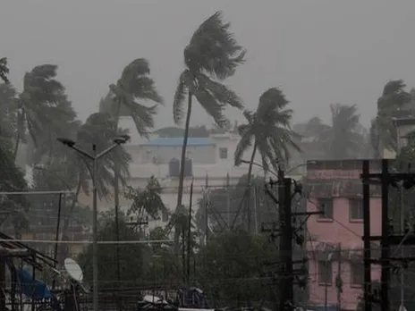 Cyclone Mocha : ভোগান্তি শুরু! তোলপাড় এ রাজ্যেই
