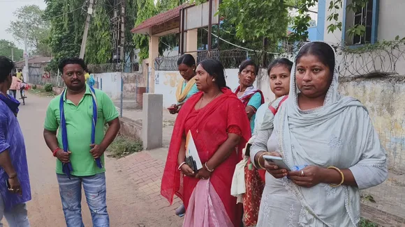 সক্রিয় তৃণমূল কর্মী থেকে নির্দল প্রার্থী! বাড়ল দলের বিড়ম্বনা