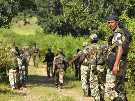 রেল লাইন উড়িয়ে দিল মাওবাদীরা, ব্যাহত ট্রেন পরিষেবা