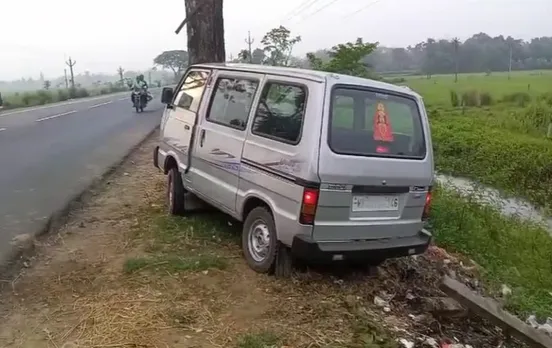 ভয়াবহ, নিয়ন্ত্রণ হারিয়ে গাছে ধাক্কা গাড়ির! মৃত ১, আহত ৫