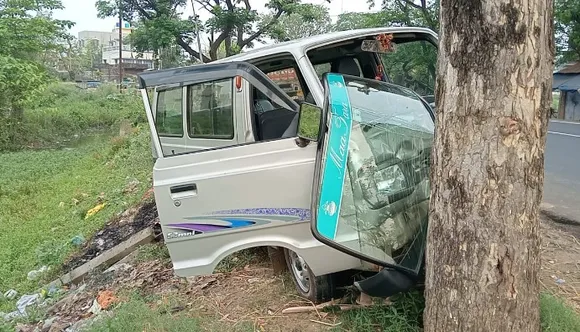 ভোর রাতে রাজ্যে ভয়াবহ দুটি পথ দুর্ঘটনা! আহত ৪