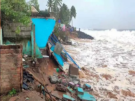 Cyclone Biparjoy:  ৬০-৭০ কিমি বেগে বইছে হাওয়া, ভয়ঙ্কর পরিস্থিতি