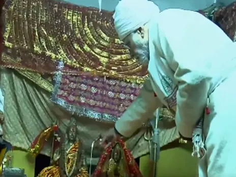 শ্বেত শুভ্র! পার্বতী কুণ্ডে প্রধানমন্ত্রী মোদী, রইলো ভিডিও