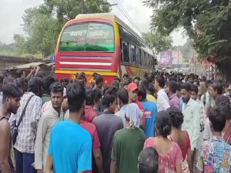 রাস্তায় নেই বাম্পার! ঝড়ের গতিতে চলছে যান! দুর্ঘটনা