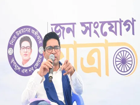 'দোষী' মনোরঞ্জনকে মাথা তুলে রেখেছে CPM, তোপ অভিষেকের