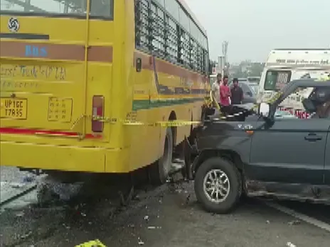 স্কুল বাস-গাড়ির মুখোমুখি সংঘর্ষে নিহত একাধিক