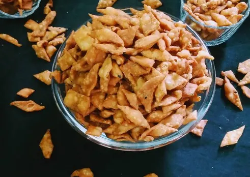 ৩ মুখরোচক, যা না থাকলে পুজো অসম্পূর্ণ -