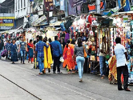 KMC এবং কলকাতা পুলিশ বাধ্য করছে পথচারীদের মরণফাঁদে পা দিতে