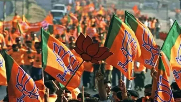 'গরিব ঘরের মেয়েটি এবার খেলা দেখাবে'! BJP প্রার্থী দিতেই কেঁপে উঠল বাংলা