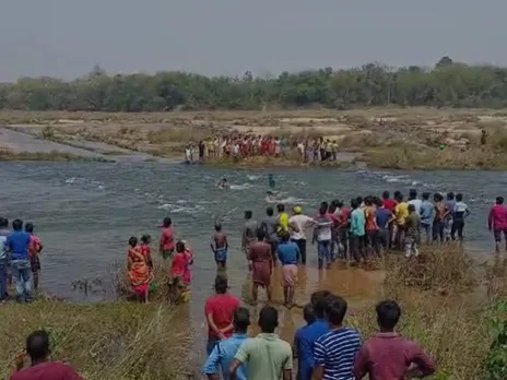 ডুবন্ত নাতিকে বাঁচাতে গিয়ে মৃত্যু হল দাদুর, শোকের ছায়া এলাকায়